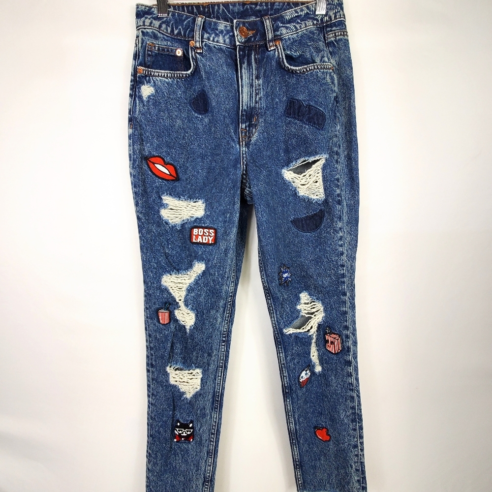 DIVIDED High Waisted MomJeans 90's Style w Patches